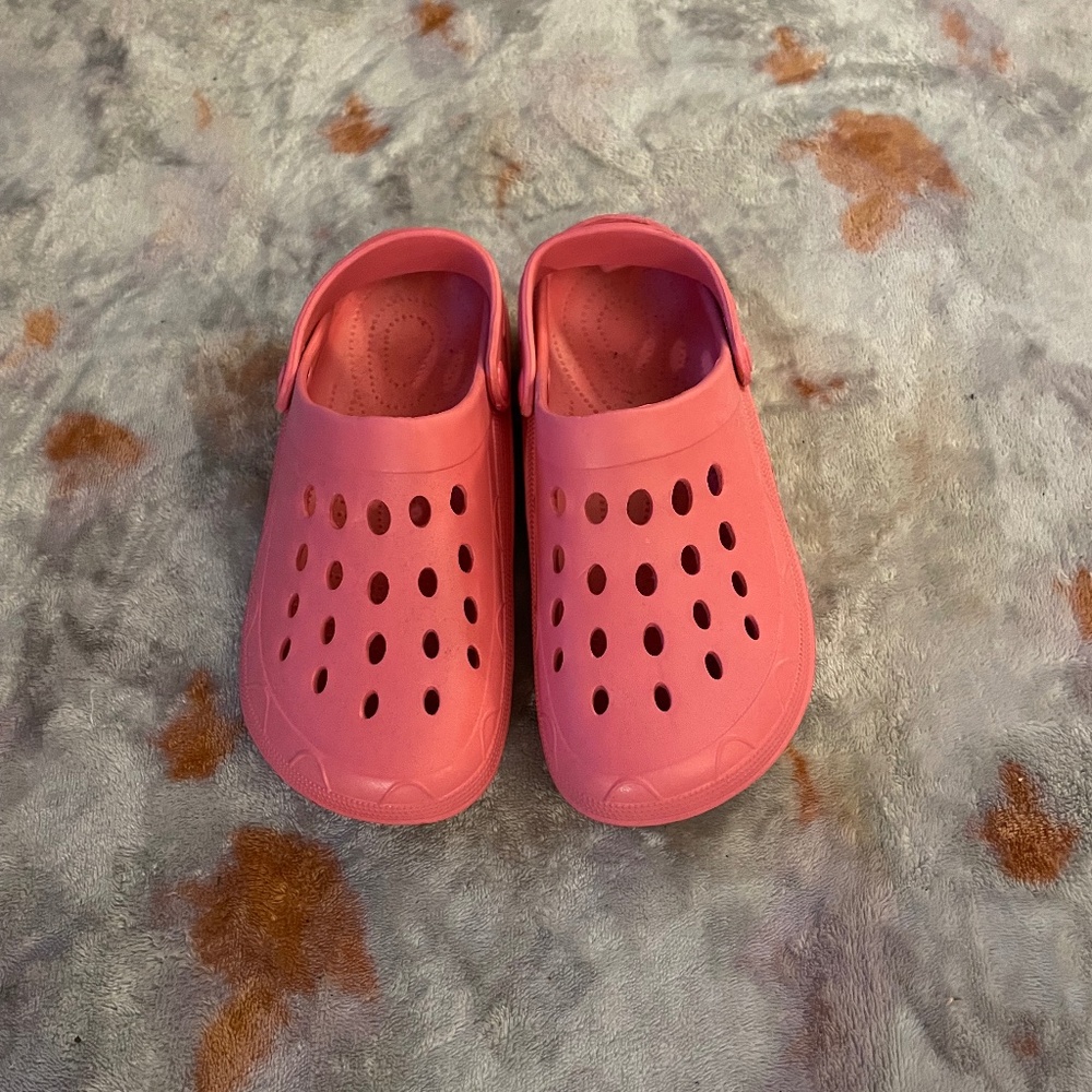 Generic Crocs Size 7/6